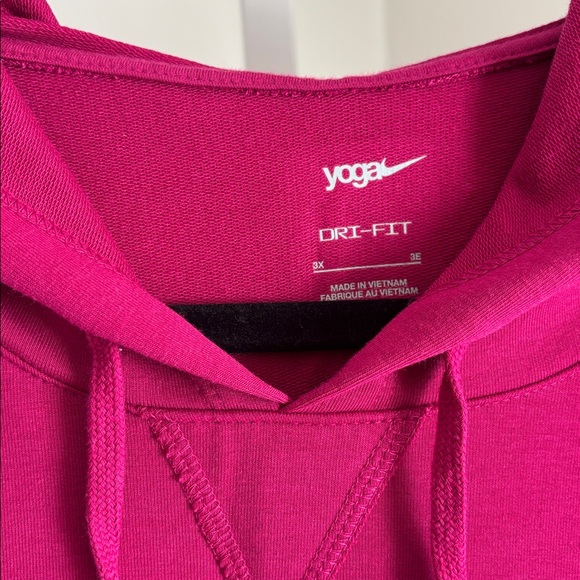 Nike Yoga Dry-FIT Women's Plus Size Hoodie Dynamic Berry Size 3XL - Picture 3 of 9